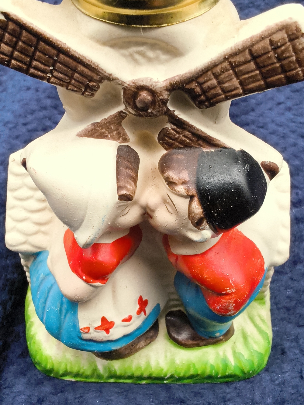 Charming Vintage Dutch Boy & Girl Kissing Miniature Oil Lamp